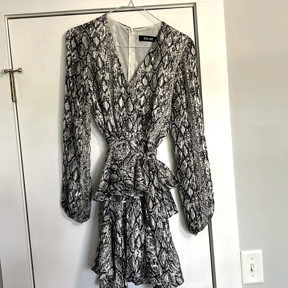 Cute dress!